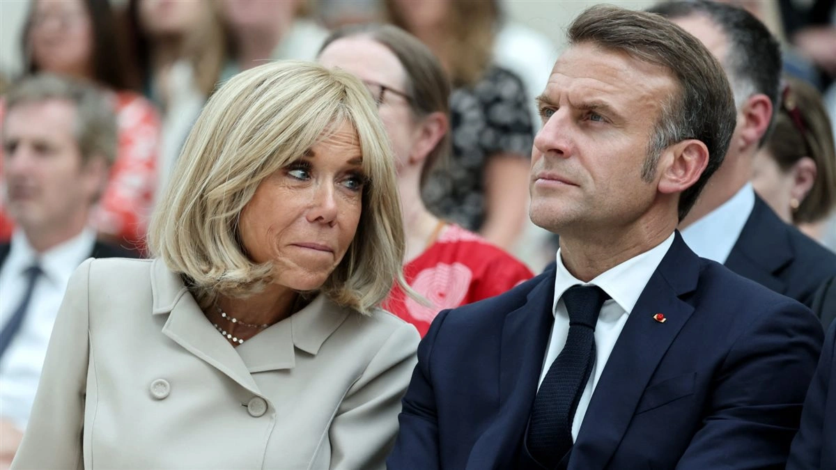 كم عمر زوجة رئيس فرنسا؟