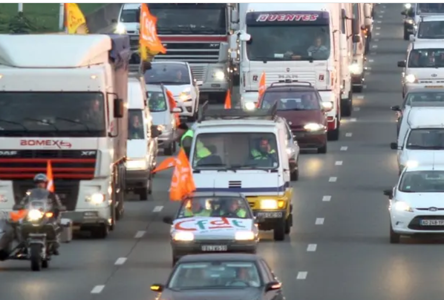 بهدف الحد من الازدحام..مشروع تجريبي يقدم مكافأة نقدية لمن يستغني عن سيارته ساعة الذروة في مدينة ليل الفرنسية