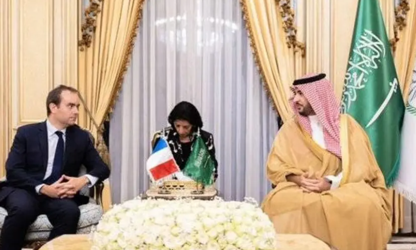 وزير الجيوش الفرنسي يصل السعودية