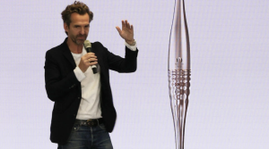 استبعاد عشرات الأشخاص من تتابع شعلة أولمبياد باريس بسبب المخدرات والاسلاموية