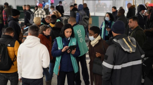 وسائل النقل في باريس تخطط لشن حملة توظيف لتخفيف مخاوف الألعاب الأولمبية