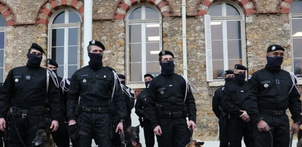 السلطات الفرنسية تقضي على شبكة للاستغلال الجنسي للأطفال مع اكتشاف ما لا يقل عن 120 ضحية