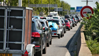 انتقادات واسعة لتخفيض الحد الأقصى للسرعة الصباحية على الطرق السريعة 50 كم/ساعة