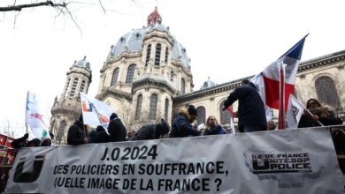 اتحاد الشرطة الفرنسي يهدد بتعطيل مسيرة الشعلة الأولمبية