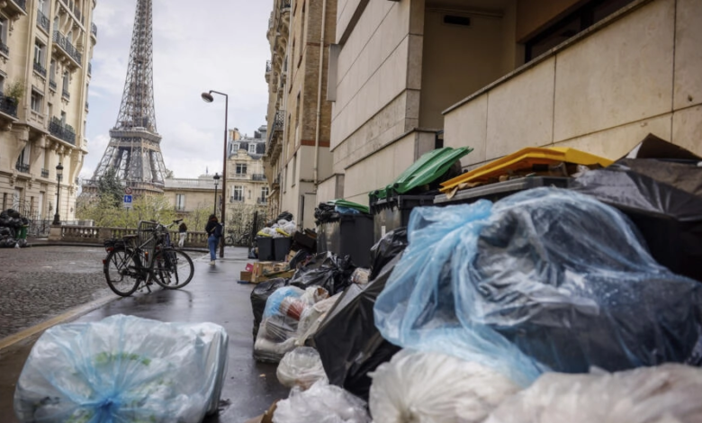 اضراب لجامعي القمامة في باريس قبل الألعاب الأولمبية