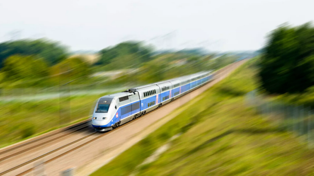 خروج قطار TGV القاتل عن السكة... غرامات للشركات المشغلة و السجن للسائق