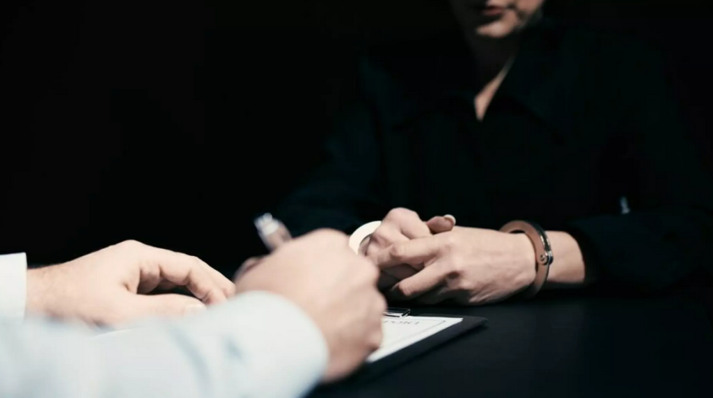تغيير قوانين الاحتجاز والاستجواب في فرنسا... ما هي التغييرات؟