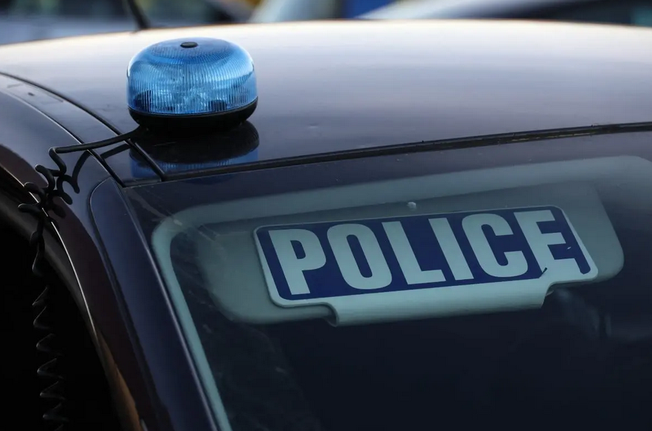 مقتل ثلاثة أشخاص في حادث تحطم طائرة خفيفة على طريق سريع خارج باريس مقتل ثلاثة أشخاص في حادث تحطم طائرة خفيفة على طريق سريع خارج باريس