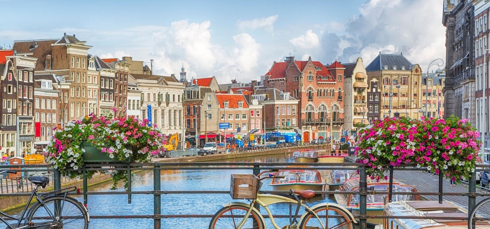 النقل والمواصلات في العاصمة الهولندية