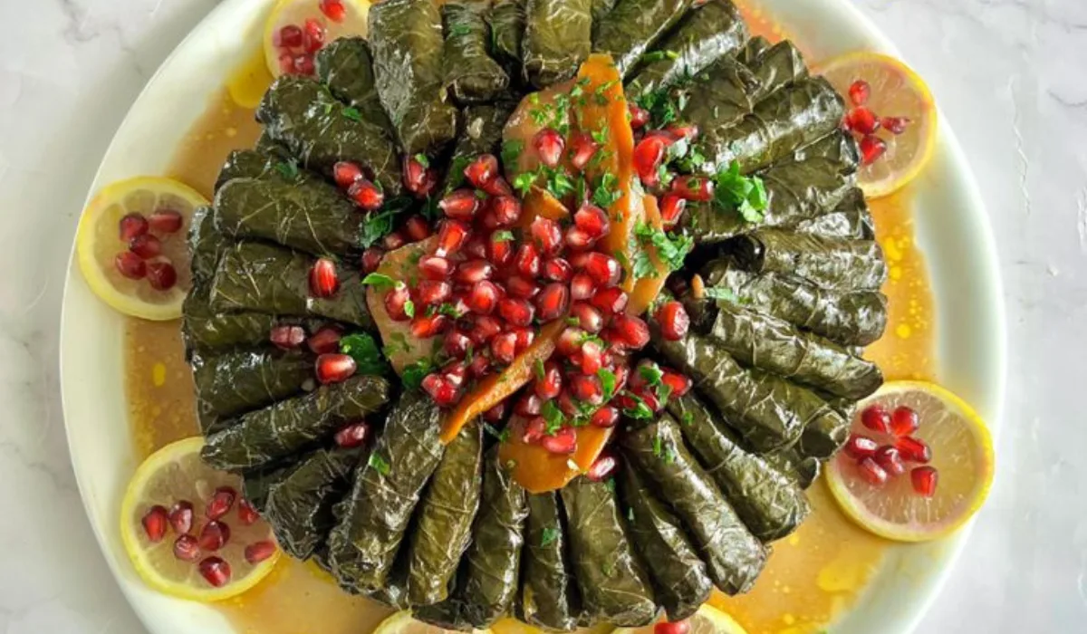 اليبرق ورق العنب المحشي -اشهر الاكلات السورية