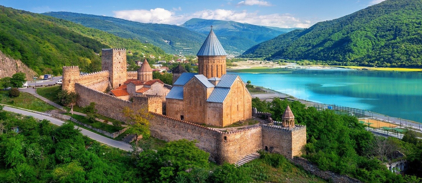 أرخص الدول للسياحة- جورجيا ملتقى القمم والنبيذ العريق