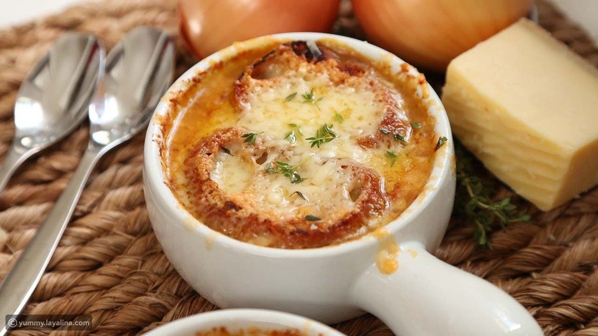 شوربة البصل من اكلات فرنسية مميزة بطعمها الخاص