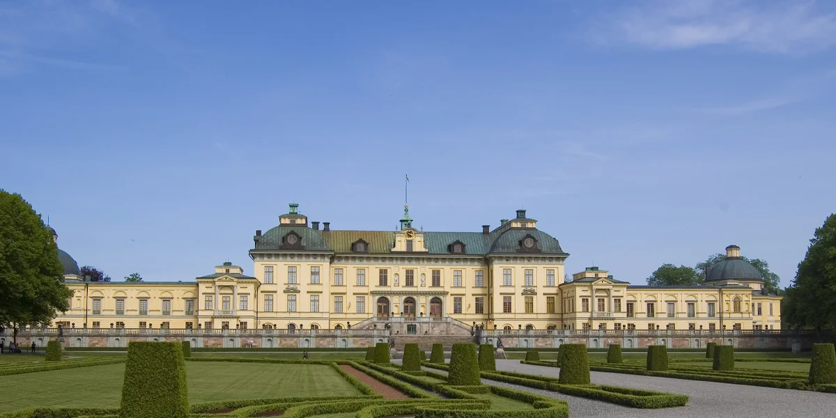 قصر دروتنينغهولم إقامة ملكية فاخرة - اماكن سياحية في السويد