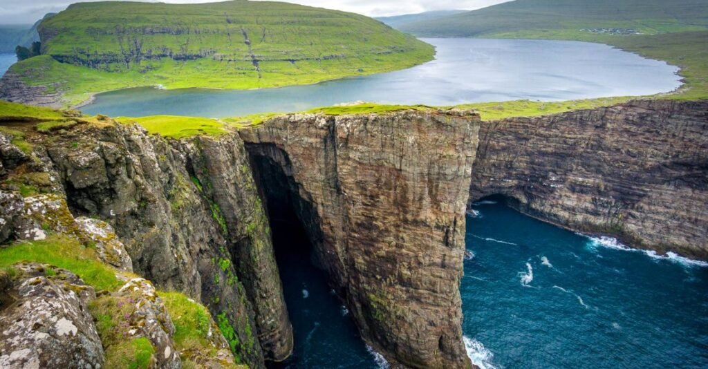 معلومات عن جزر الفارو أشهر الأنشطة التي يمكنك القيام بها في جزر الفارو