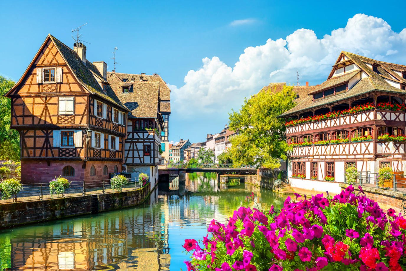 دليل  السياحة في فرنسا للمسافرين العرب