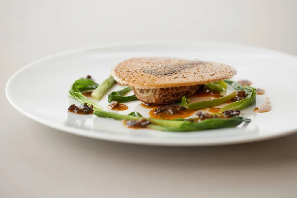 دليل أفضل تجارب أطعمة فريدة حول العالم 2026: تذوق عبق القارات أفضل تجارب أطعمة فريدة حول العالم