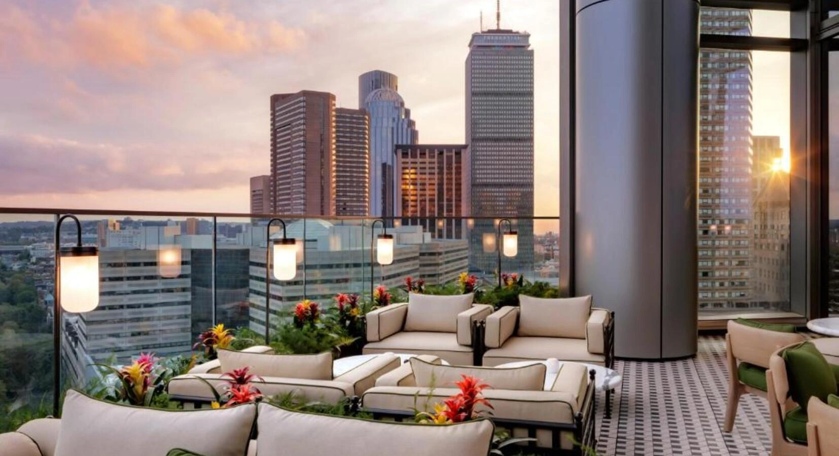 ماذا تقدم لك فنادق الخمس نجوم؟ 