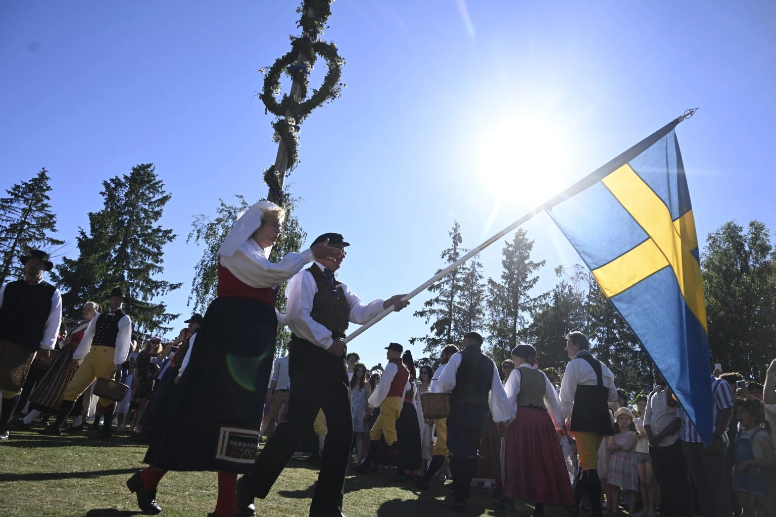 عيد منتصف الصيف في السويد Midsommar