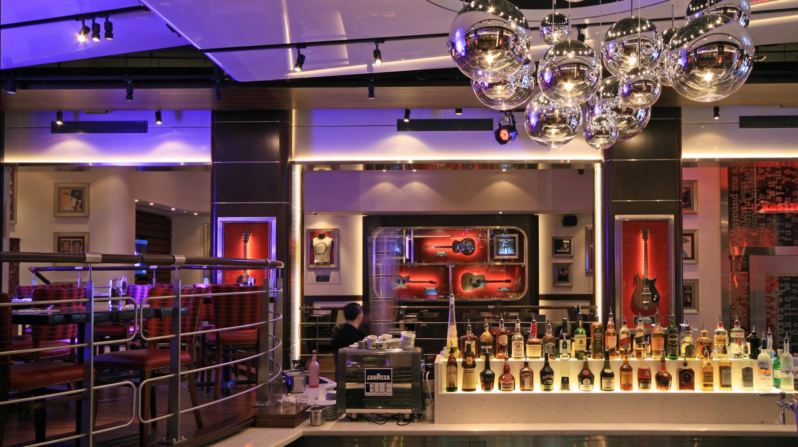 Hard Rock Cafe Barcelona |افضل اماكن السهر في برشلونة