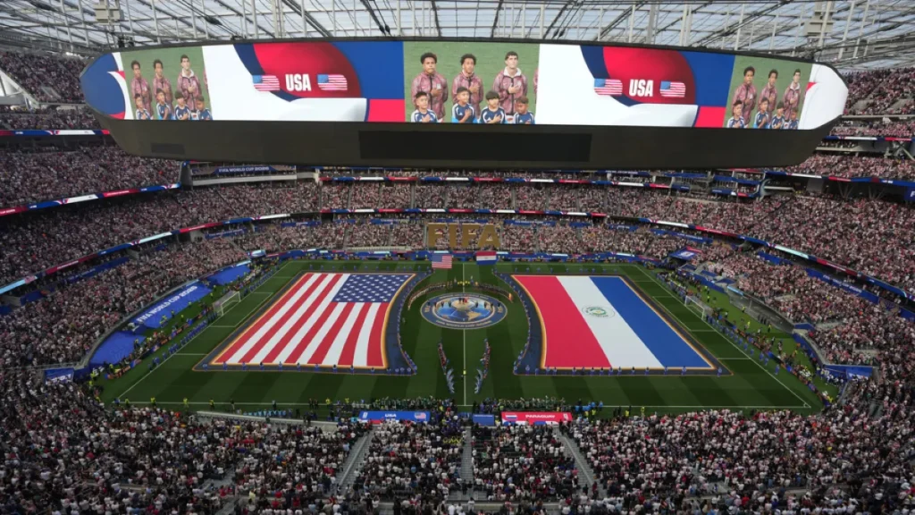 تجربة حضور كأس العالم 2026 في الملاعب | دليلك الشامل تجربة حضور كأس العالم 2026 في الملاعب