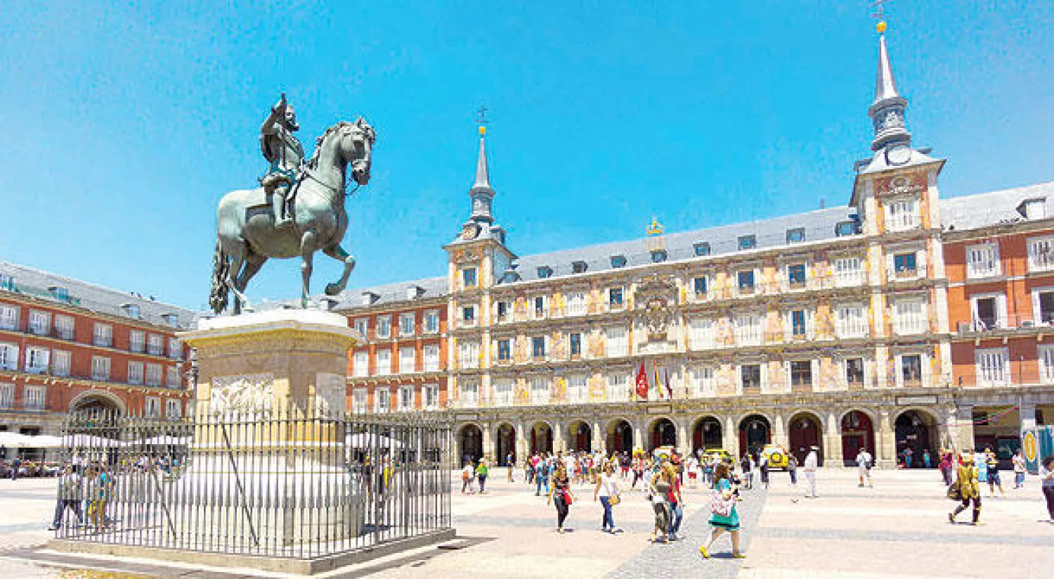 ساحة بلازا مايور Plaza Mayor