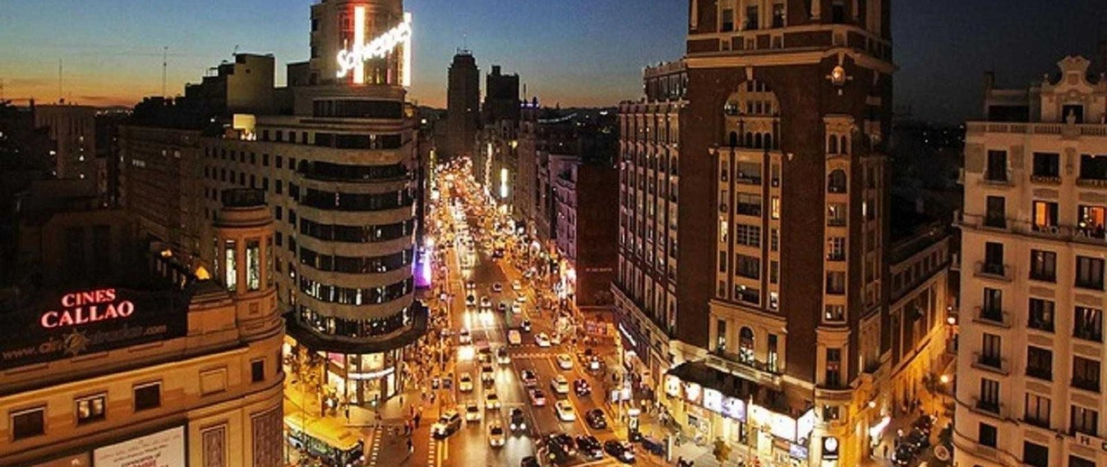 شارع غران فيا Gran Vía أهم الأماكن السياحية في مدريد للعرب